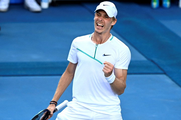 Petenis peringkat ke-14 dunia Denis Shapovalov melenggang ke babak perempat final Australia Open 2022 untuk menghadapi peraih 20 gelar Grand Slam, Rafael Nadal.