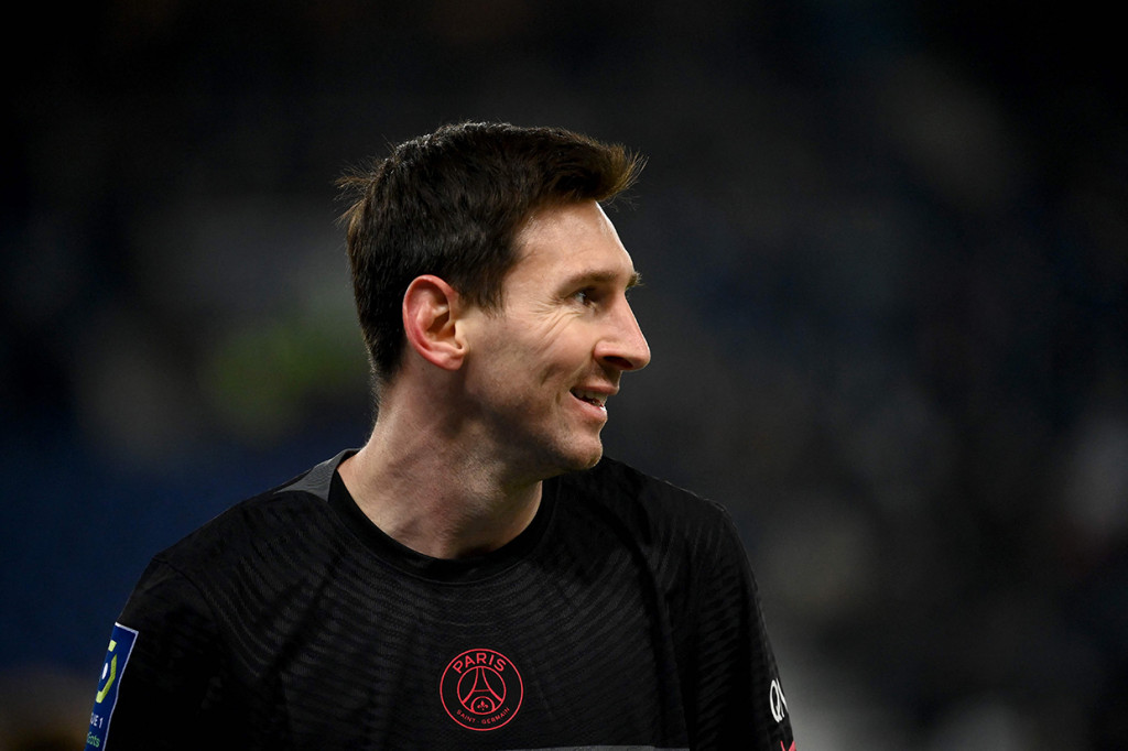 Adapun Lionel Messi yang baru kembali pasca-absen karena terpapar Covid-19, diturunkan pada babak kedua pada pertandingan PSG vs Reims.