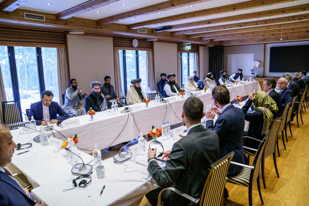 Taliban mengadakan pembicaraan dengan perwakilan Amerika Serikat, Prancis, Inggris, Jerman, Italia, Uni Eropa, dan Norwegia di Oslo, Norwegia pada Senin, 24 Januari 2022. Ini merupakan kunjungan pertama mereka ke Eropa sejak kembali berkuasa di Afghanistan.