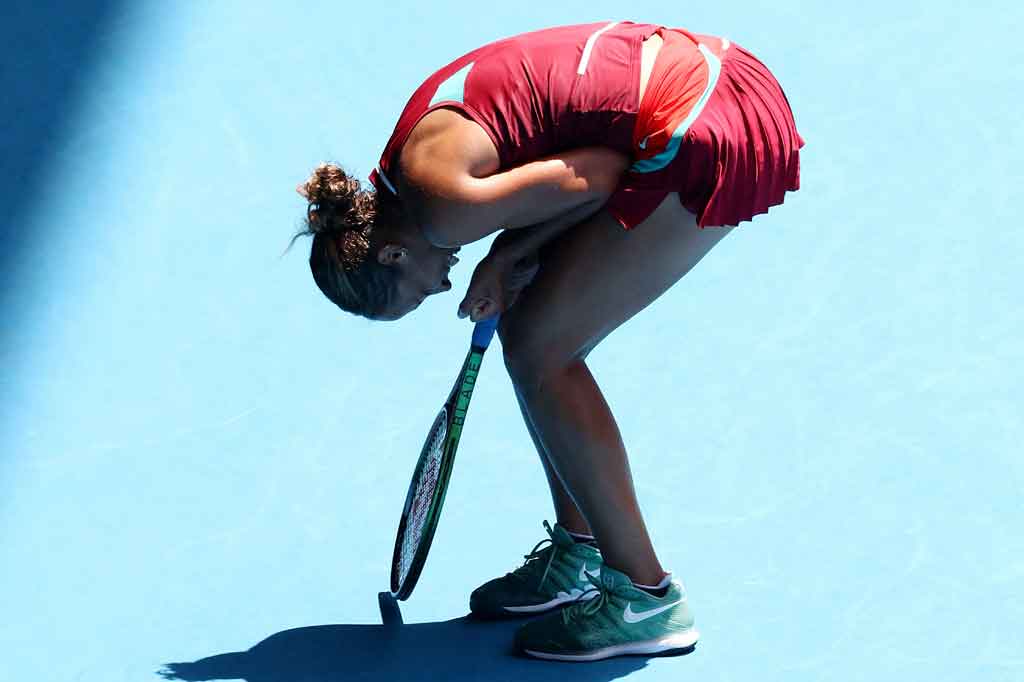  Madison Keys melakukan selebrasi usai mencapai semifinal Australia Open pertamanya sejak 2015 usai mengalahkan juara Prancis Terbuka Barbora Krejcikova pada Selasa, 25 Januari 2022.