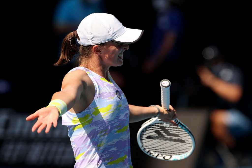 Pemenang Prancis Terbuka Iga Swiatek berhasil lolos ke babak semifinal Australian Open 2022. 