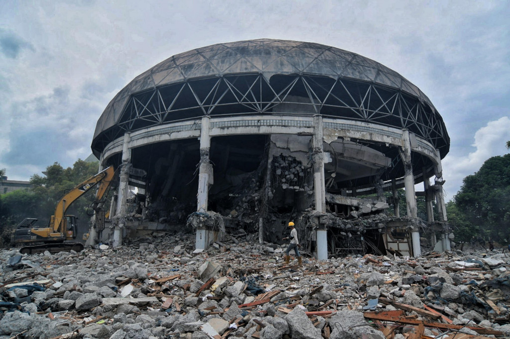 Kegiatan renovasi tersebut meliputi penanganan jalan kawasan TMII, penataan area gerbang utama, renovasi joglo (Sasono Utomo, Sasono Langen Budoyo, Sasono Adiguno), dan renovasi museum. 