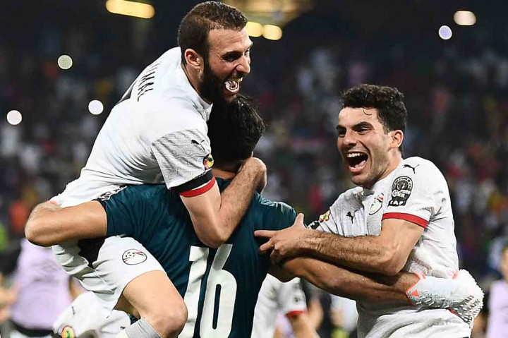 Kiper Mohamed Abogabal menjadi pahlawan kemenangan Mesir setelah menepis bola tendangan Bailly ke arah mistar. Salah lalu mengunci tiket Mesir ke perempat final setelah berhasil menjalankan tugas sebagai algojo penalti terakhir Mesir