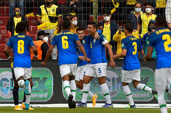 Tim tamu berhasil unggul cepat saat laga baru berjalan enam menit lewat kaki Casemiro setelah menyambar bola liar. Skor menjadi 1-0.