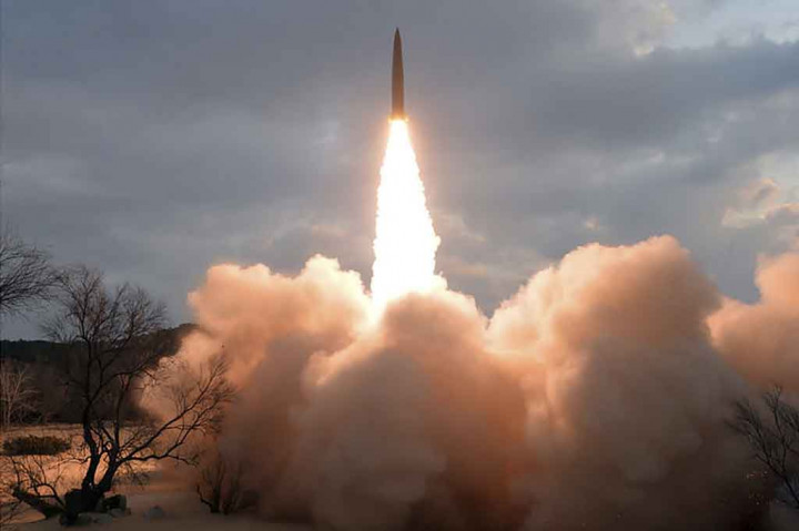 KCNA mengonfirmasi bahwa Korut melakukan uji coba rudal jelajah jarak jauh yang ditingkatkan dan hulu ledak peluru kendali taktis minggu ini, ketika pemimpin Kim Jong-un mengunjungi pabrik amunisi yang memproduksi sistem senjata utama.