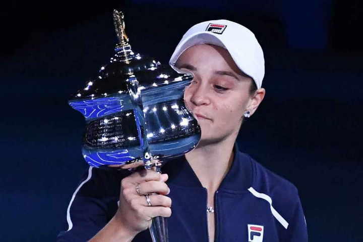 Ashleigh Barty menjadi orang Australia pertama yang memenangi Grand Slam Australian Open dalam 44 tahun, Sabtu, 29 Januari 2022. 