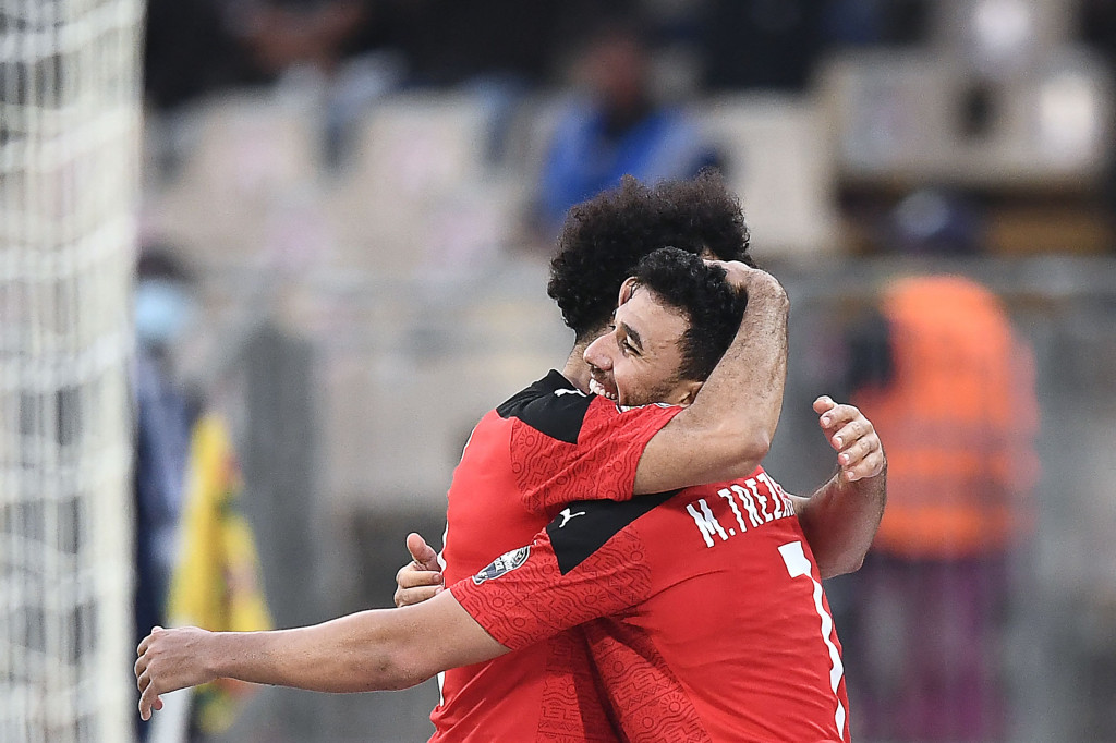 Lalu, menit ke-100, Salah menyerang pertahanan Maroko dari sisi kanan. Ia melakukan cut-inside lalu melepaskan crossing mendatar ke depan gawang Maroko. Mahmoud 'Trezeguet' Hassan menyambut umpan tersebut dan sukses membobol gawang Bounou. 2-1 untuk Mesir.