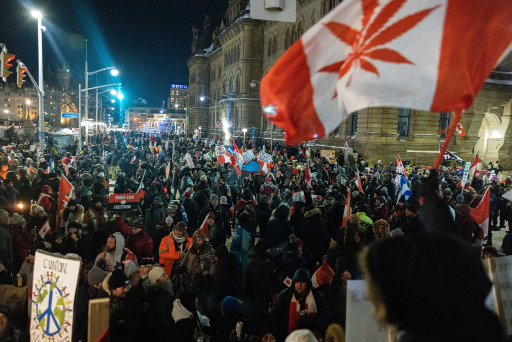 Ribuan orang yang kebanyakan pengemudi truk melakukan aksi protes terhadap mandat vaksin Covid-19 yang diberlakukan Perdana Menteri Justin Trudeau, Sabtu, 29 Januari 2022, waktu setempat.