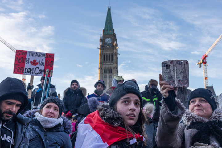 Aksi demonstrasi damai dilakukan di depan parlemen Kanada, Ottawa di tengah suhu minus 21 derajat celcius.