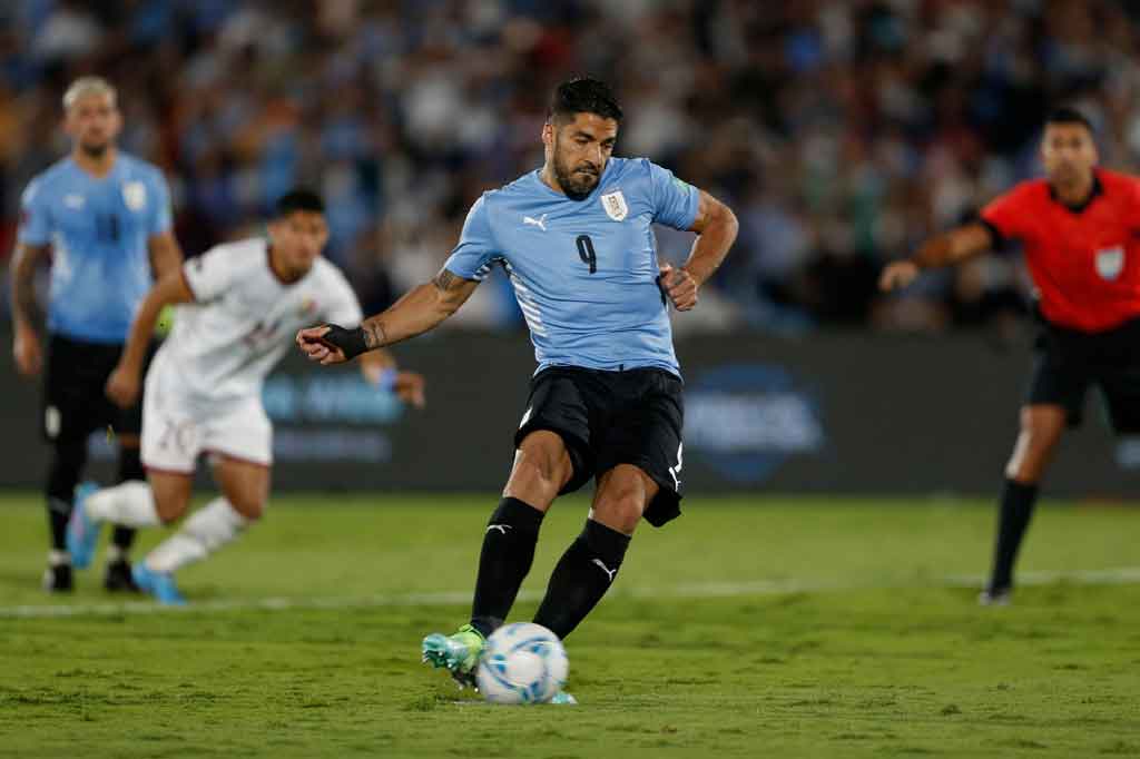 Venezuela dihukum tendangan penalti pada menit ke-47 setelah Ferraresi melanggar Pellistri. Luis Suarez mampu membawa Uruguay unggul 4-0 pada menit ke-53.
