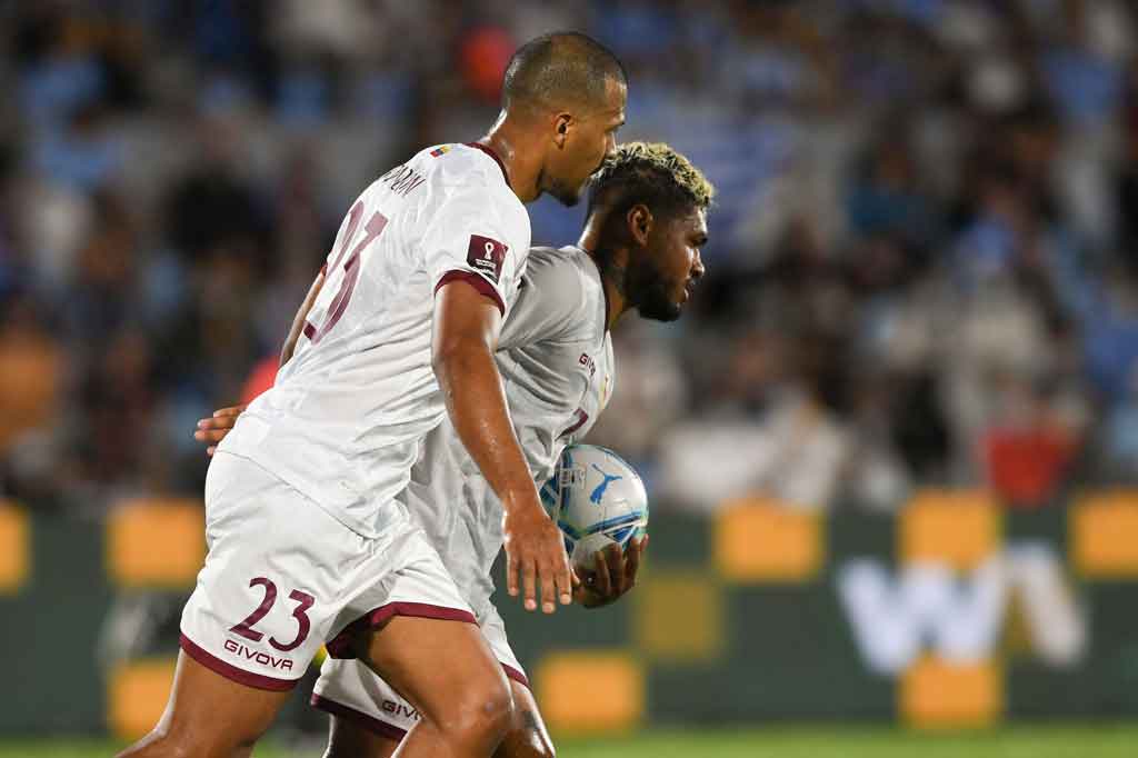 Venezuela mencetak gol hiburan pada menit ke-64. Bek Uruguay Gimenez kehilangan bola dan direbut Josef Martinez sebelum melepaskan tembakan dari sisi kanan kotak penalti yang tidak bisa dihentikan Rochet. Kedudukan menjadi 4-1.