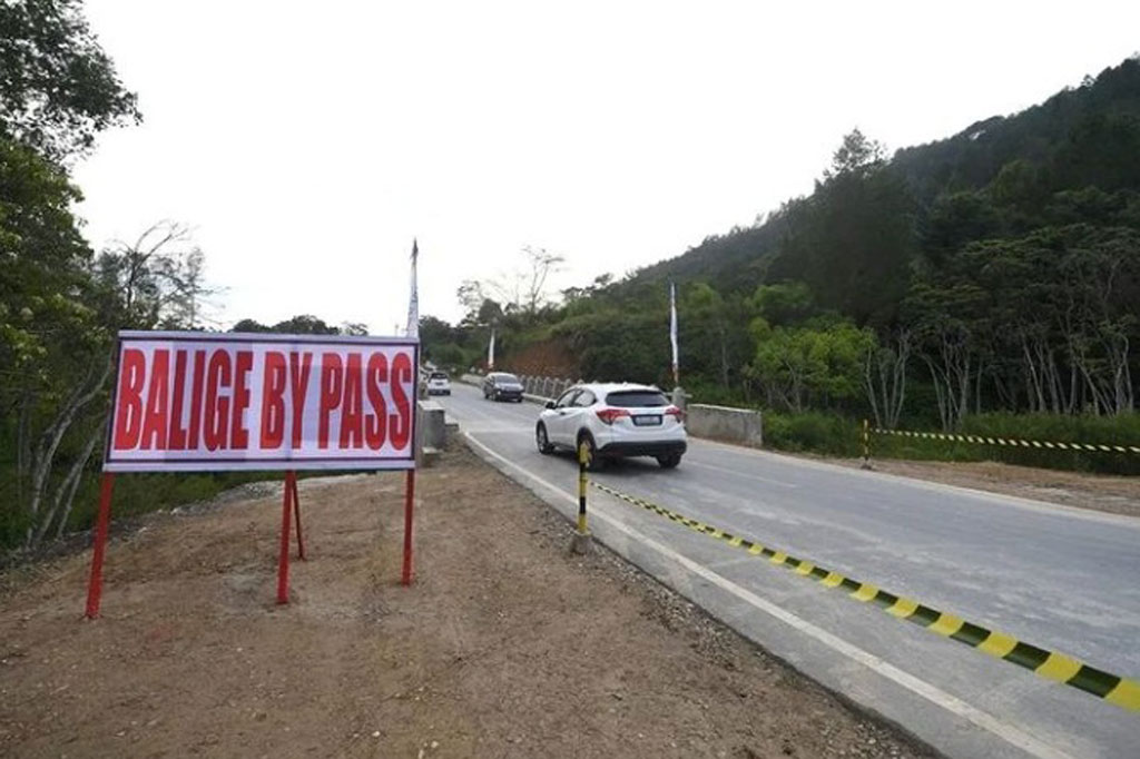 Ia berharap jalan sepanjang 9,8 km tersebut juga dapat memberikan manfaat bagi masyarakat dengan meningkatnya kelancaran transportasi serta aksesibilitas bagi kawasan di sekitar Kota Balige.