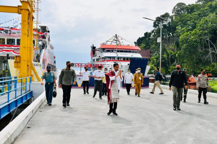 Adapun tujuh pelabuhan yang diresmikan oleh Jokowi antara lain, Pelabuhan Ajibata dan Balige di Kabupaten Toba, Pelabuhan Tiga Ras di Kabupaten Simalungun, Pelabuhan Simanindo di Kabupaten Samosir. Kemudian, Pelabuhan Marbun Toruan/Baktiraja di Kabupaten Humbang Hasundutan, Pelabuhan Muara di Kabupaten Tapanuli Utara, dan Pelabuhan Tongging di Kabupaten Karo. Sementara itu, empat KMP yang diluncurkan adalah KMP Pora-Pora, KMP Kaldera Toba, Bus Air KMP Asa-asa, dan Bus Air KMP Jurung-Jurung. 