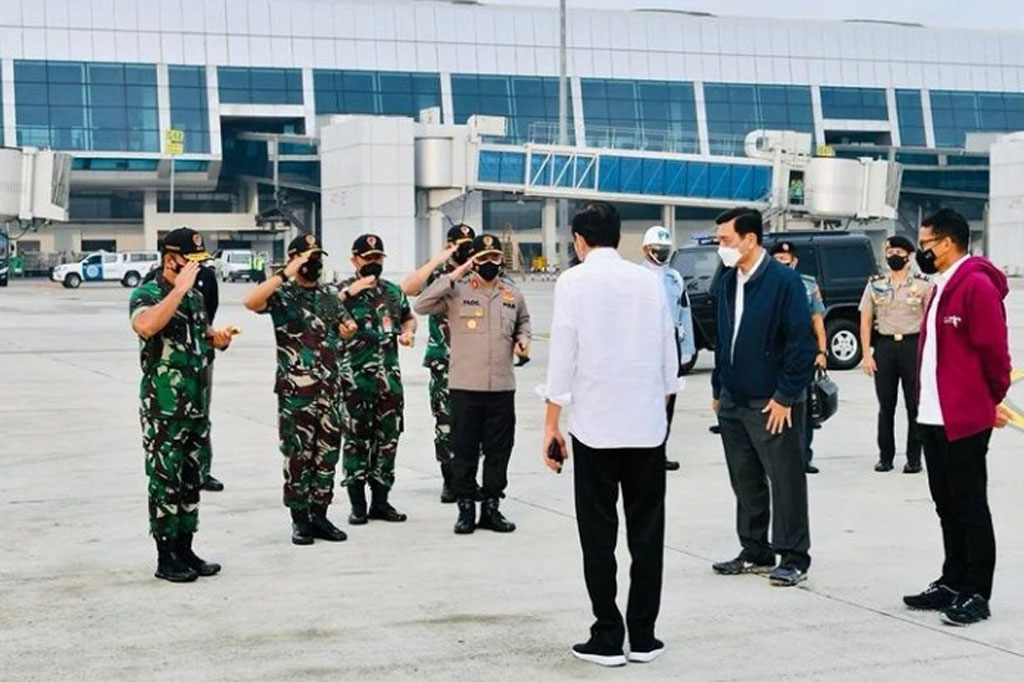 Presiden Joko Widodo (Jokowi) melakukan kunjungan kerja ke Sumatera Utara, Rabu, 2 Februari 2022 untuk meresmikan sejumlah infrastruktur dan juga membagikan bantuan tunai ke para pedagang.