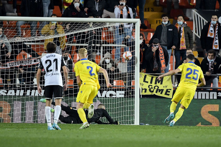 Cadiz membalas melalui tendangan penalti Lucas Perez pada menit ke-54 setelah Juan Cala menjatuhkan Eray Comert.