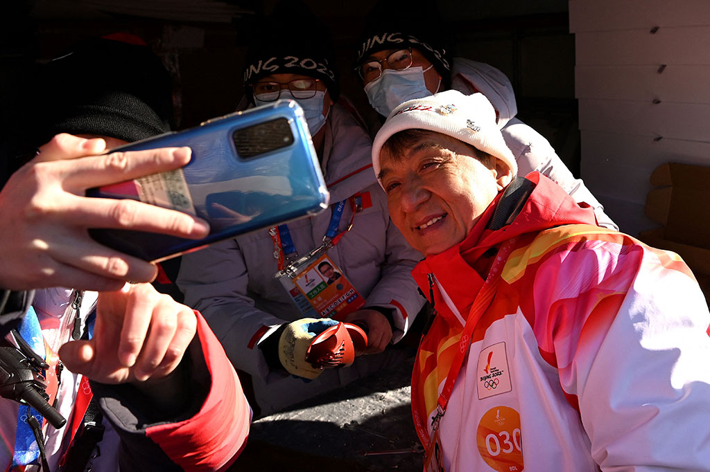 Chan dikenal karena seni bela diri dan perannya dalam film aksi dan komedi, termasuk Police Story, Rush Hour, Shanghai Nights, dan Chinese Zodiac.
