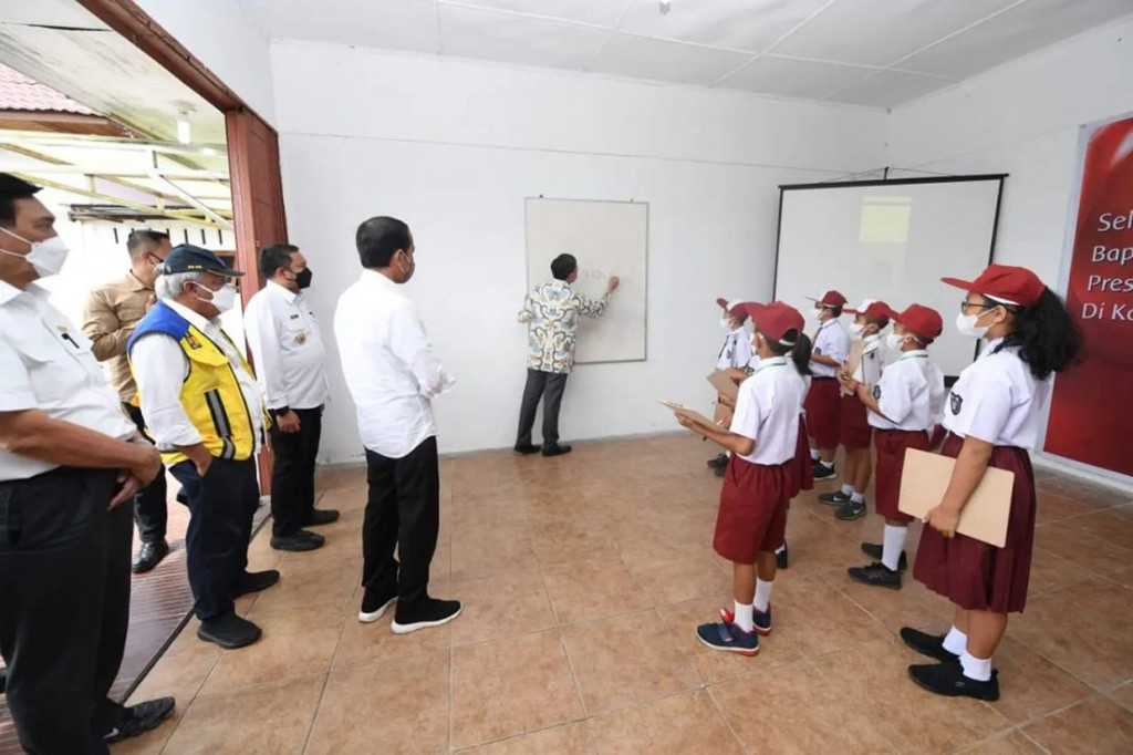 Anak-anak tersebut belajar matematika dengan metode gampang, asyik, menyenangkan (gasing). 
