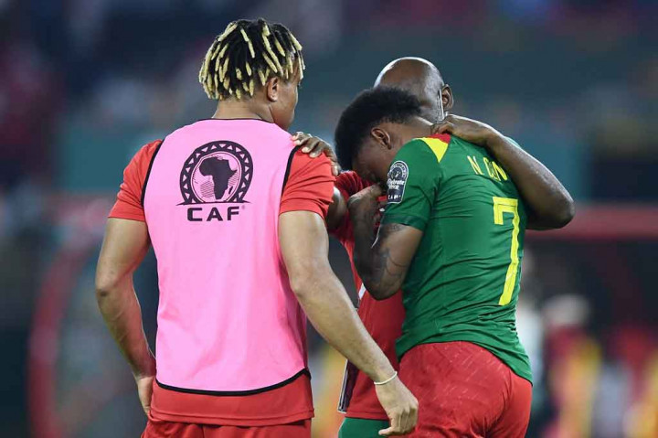 Sementara tendangan Clinton Njie malah melebar dari gawang yang praktis memupus impian Kamerun ke partai puncak.