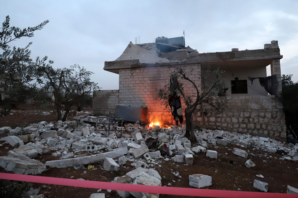 Presiden AS Joe Biden mengatakan bahwa ancaman teroris bagi dunia telah berkurang ketika pemimpin Negara Islam meledakkan diri sendiri, saat pasukan khusus AS menyerbu tempat persembunyiannya di Suriah.