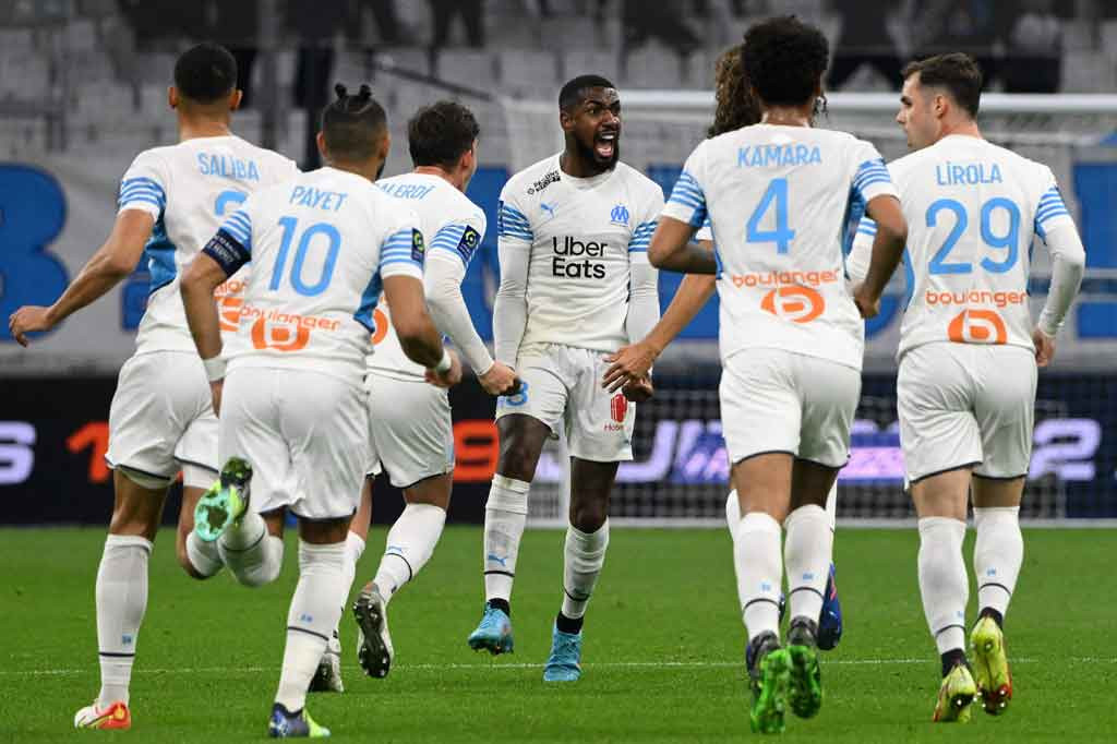 Hanya berselang dua menit, Marseille sudah bisa menyamakan kedudukan menjadi 2-2 berkat gol Gerson melalui sepakan keras dari luar kotak penalti.
