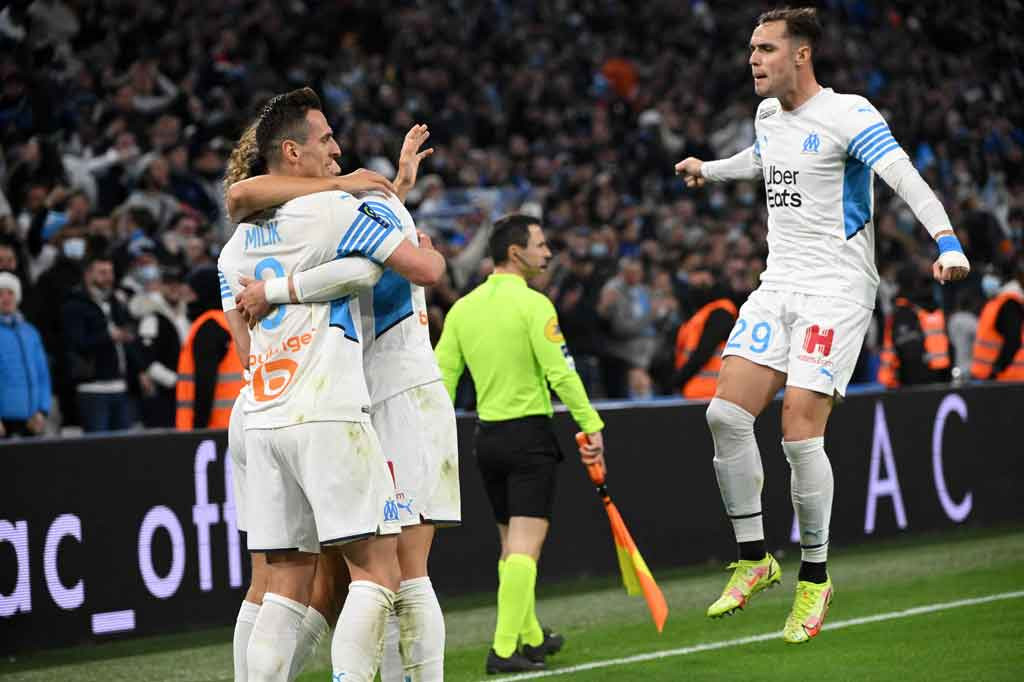 Pada menit ke-78, Arkadiusz Milik mencatatkan trigol setelah tendangannya dari jarak dekat mengoyak gawang Angers. Keunggulan Marseille bertambah menjadi 4-2.