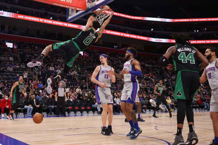 Jayson Tatum mencetak 24 poin dan sembilan rebound untuk membawa Boston Celtics menang 102-93 atas Detroit Pistons, Sabtu, 5 Februari 2022 WIB.