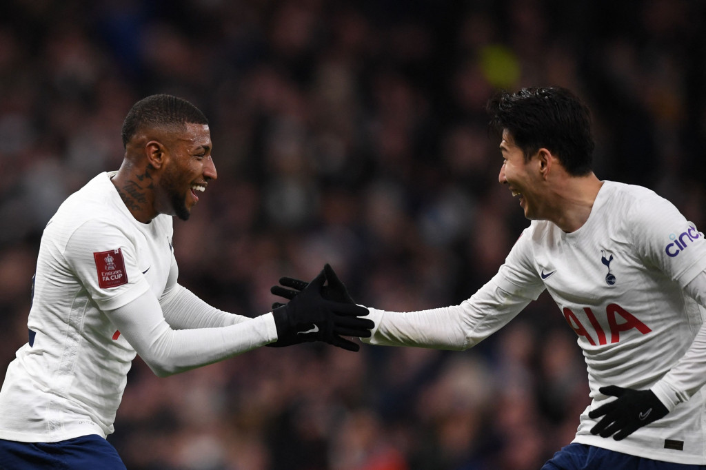 Tottenham pun melangkah ke babak kelima Piala FA. 