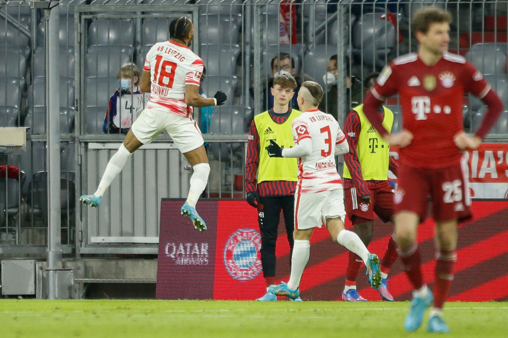 Christopher Nkunku melakukan selebrasi usai mencetak gol ke gawang Bayern Muenchen pekan ke-21 Bundesliga di Allianz Arena pada Minggu, 6 Februari 2022, dini hari WIB.