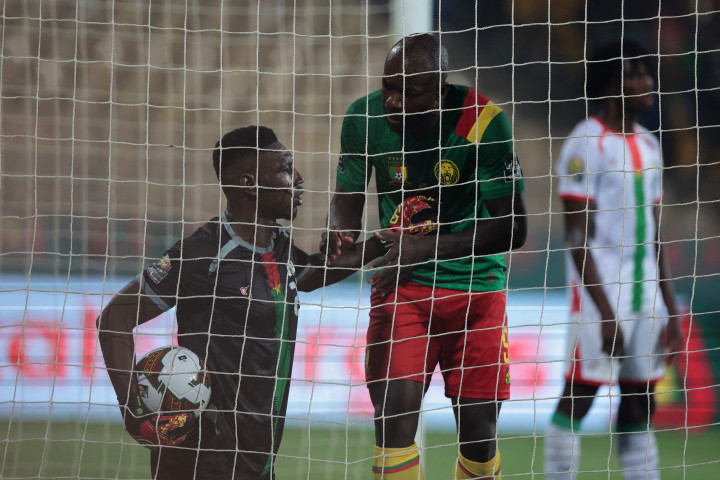 Stephane Bahoken mengawali comeback Kamerun saat mencetak gol di menit ke-71, yang disusul dua gol cepat kapten Kamerun Vincent Aboubakar di menit ke-85 dan ke-87 yang membuat skor akhir waktu normal 3-3.