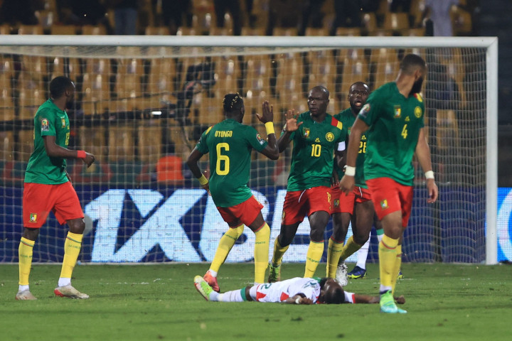 Tak ada gol selama perpanjangan waktu 2x15 menit, yang membuat pertandingan harus dituntaskan dengan adu penalti. Kamerun akhirnya merebut peringkat ketiga usai menang babak tos-tosan dengan skor 5-3.