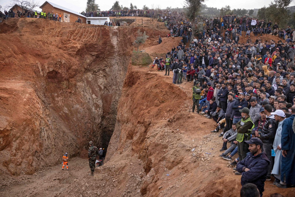 Rayan jatuh dari lubang sedalam 32 meter pada Selasa, 31 Januari 2022, sore. Peristiwa itu membuat kondisi mencekam kerajaan di Afrika utara, dan sekitarnya.