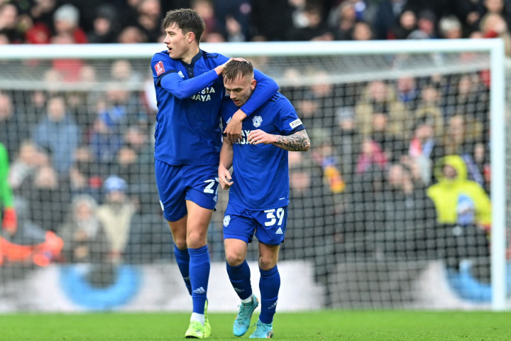 Cardiff hanya bisa memperkecil kedudukan lewat gol Rubin Colwill.