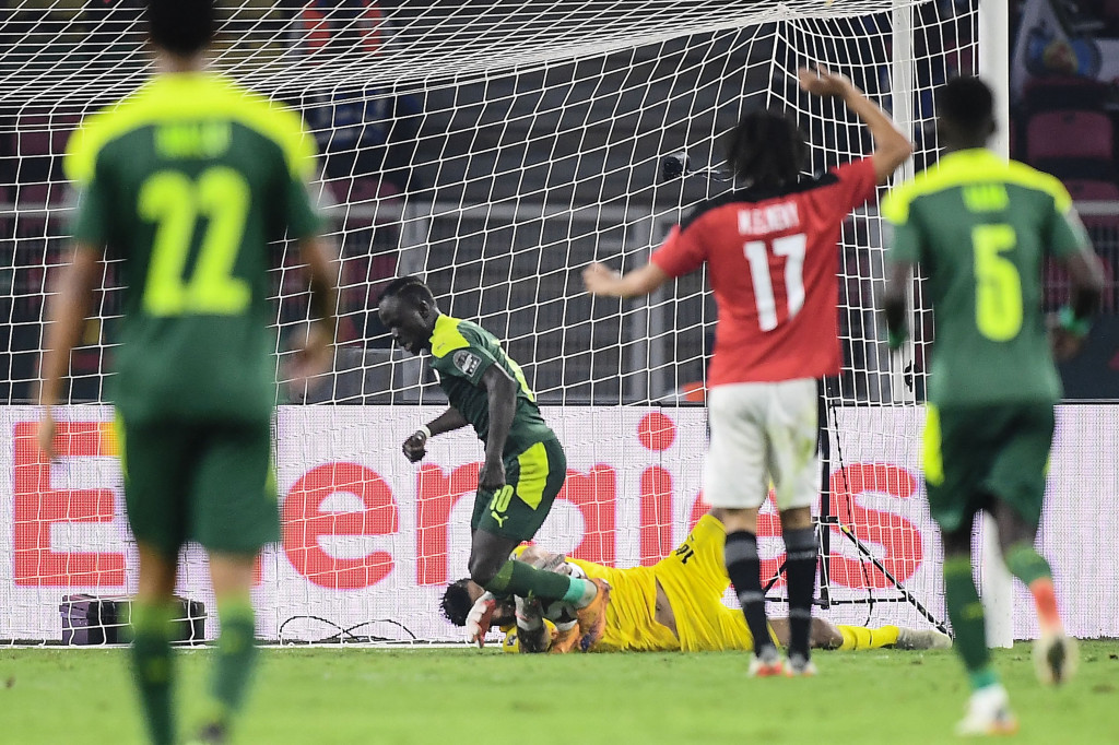 Timnas Senegal yang cenderung dominan memiliki sejumlah peluang lagi, tetapi tak mampu menciptakan gol karena Abou Gabal tampil cemerlang. Sementara itu, timnas Mesir dan Mohamed Salah juga selalu buntu sepanjang 120 menit.