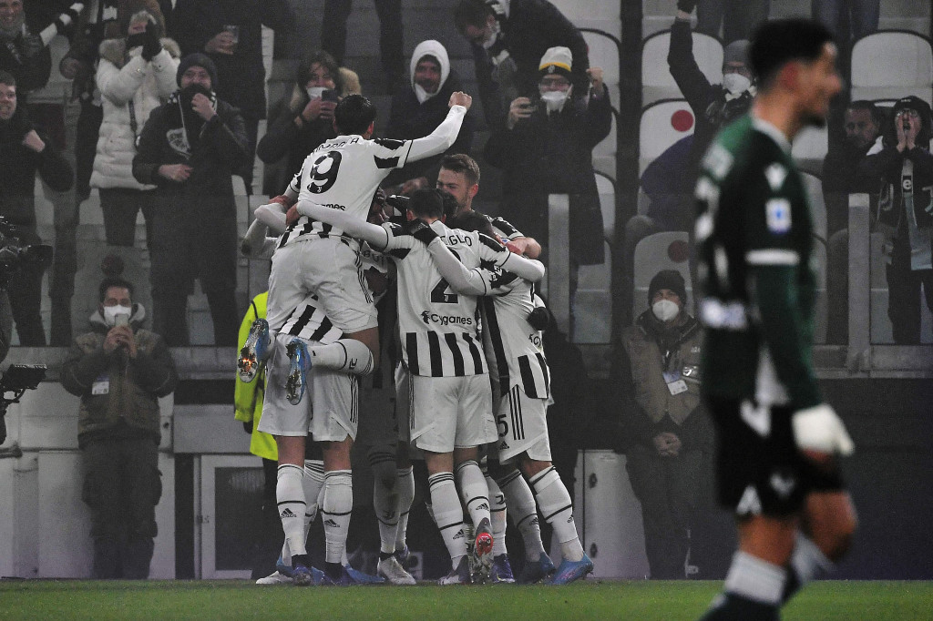 Juventus menumbangkan Verona 2-0 pada laga lanjutan Liga Italia di Juventus Stadium pada Senin, 7 Februari 2022.