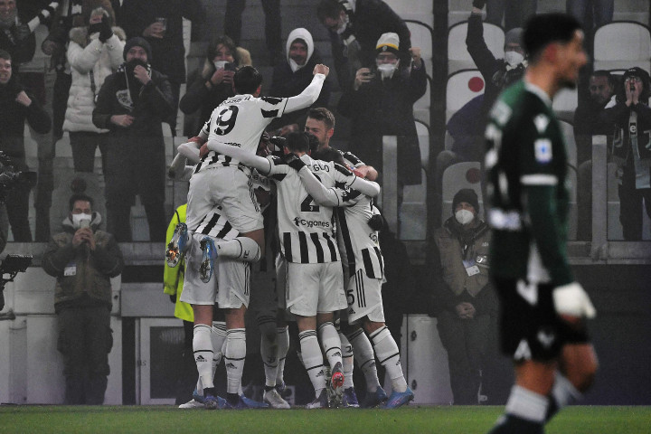 Juventus menumbangkan Verona 2-0 pada laga lanjutan Liga Italia di Juventus Stadium pada Senin, 7 Februari 2022.
