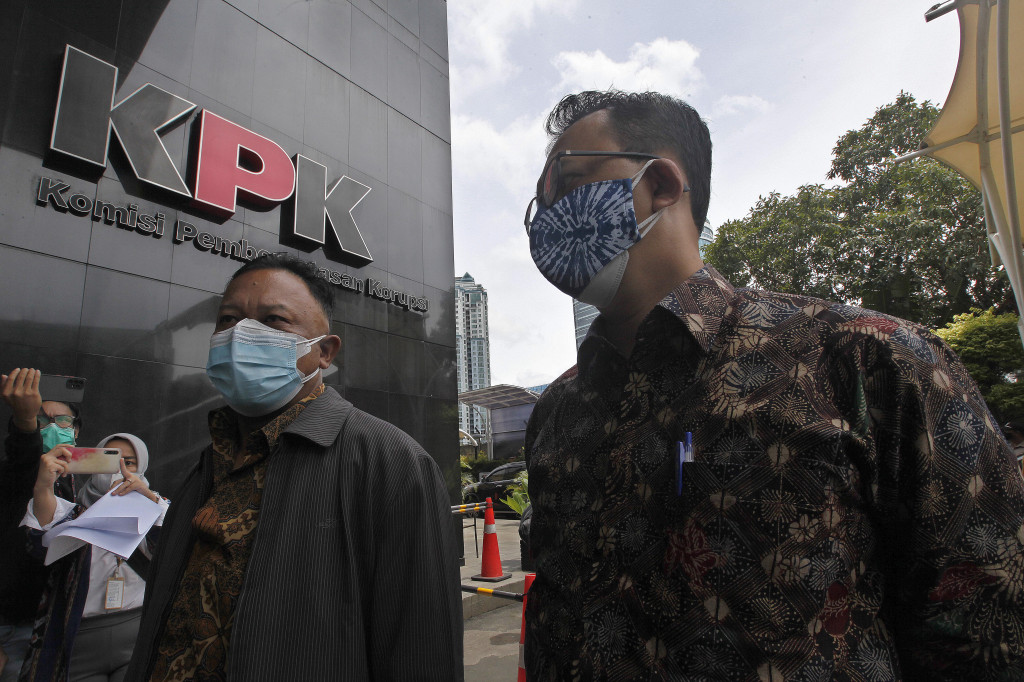 Kedatangan Komnas HAM untuk memeriksa tersangka Terbit Rencana Perangin Angin terkait sejumlah temuan pelanggaran HAM dan permasalahan buruh migran setelah ditemukan sel-sel pekerja di kediaman tersangka.