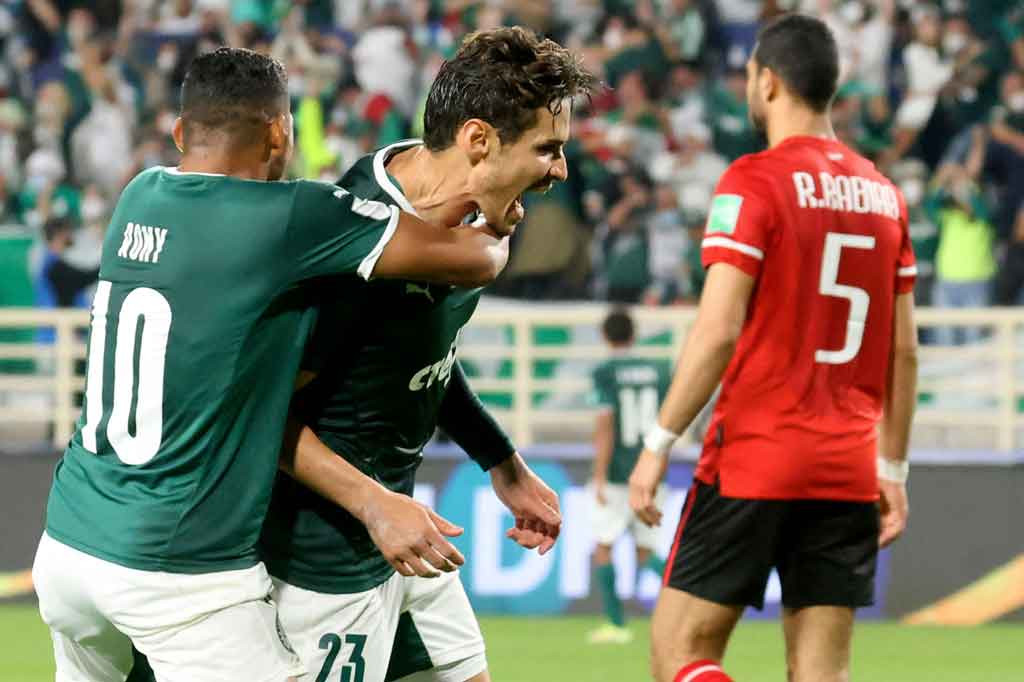 Al Ahly kembali tertinggal di awal babak kedua setelah Dudu menggandakan keunggulan untuk timnya dari sisi kanan dengan tendangan keras menyusul kerjasama yang terbangun dengan apik dengan Veiga dari skema serangan balik.