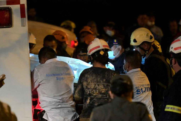 Tim penyelamat mengatakan mereka khawatir tanah longsor baru dapat mengakibatkan sungai Otun di dekatnya terbendung, yang akan memperburuk bencana. Beberapa keluarga yang tinggal di dekat sungai kemudian dievakuasi karena risiko banjir.