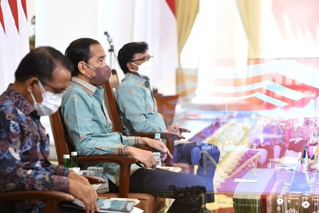 Dia menyampaikan kritik dan masukan dari insan pers penting agar seluruh jajaran pemerintah bekerja dalam satu frekuensi yang sama. 