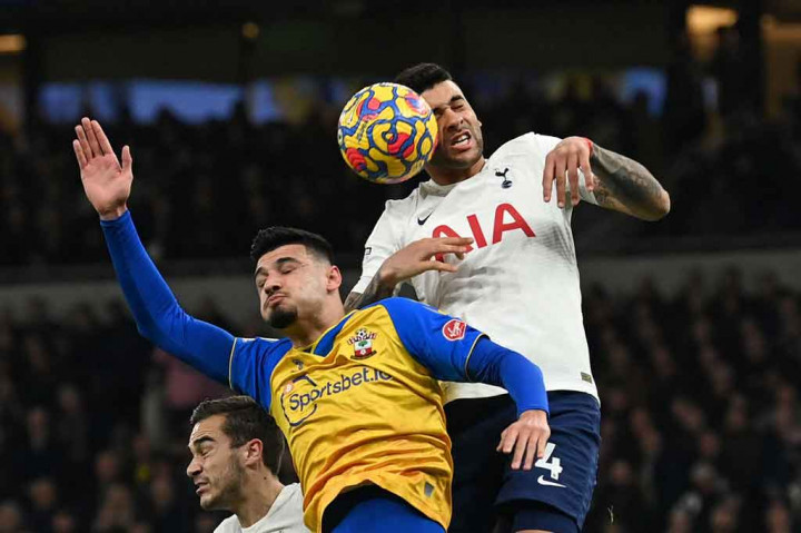 Tuan rumah sempat membobol gawang southampton pada menit ke-12 lewat sundulan Cristian Romero menyambut tendangan bebas Son Heung-min. Namun gol tersebut dianulir karena offside.