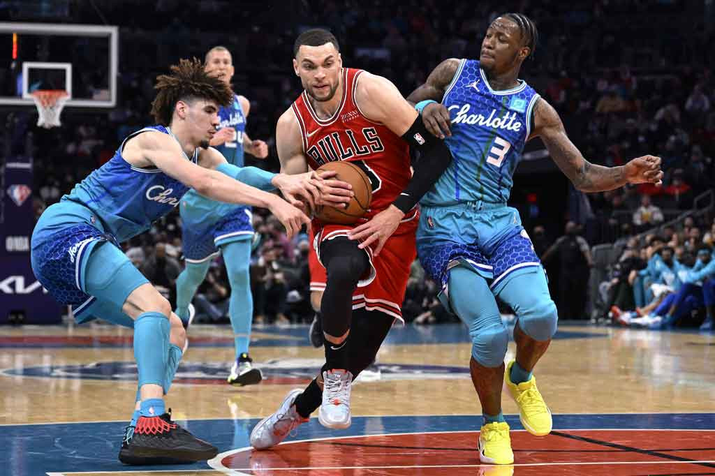 Zach LaVine menambahkan 27 poin, Nikola Vucevic mengemas dwiganda 18 poin dan 15 rebound, sementara Coby White turut menyumbang 15 poin untuk memutus dua kekalahan beruntun Bulls.