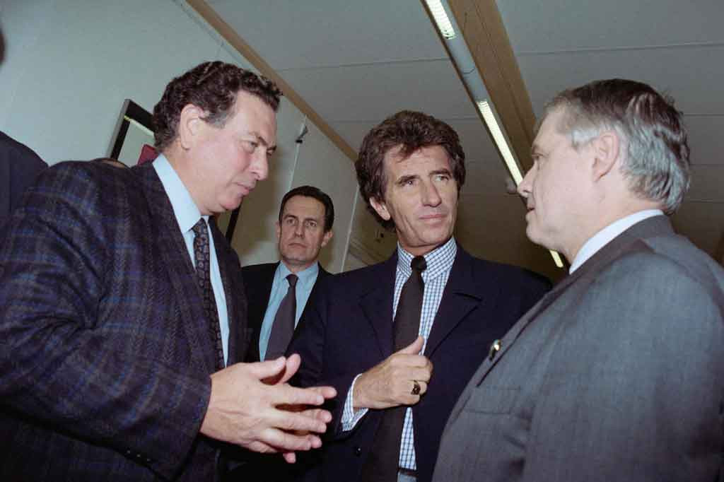 Wali Kota Neuilly-sur-Seine, Jean-Christophe Fromantin membenarkan laporan di surat kabar  Francesoir and Liberation, terkait kabar duka tersebut. Fromantin mengatakan dia memiliki sertifikat kematiannya.