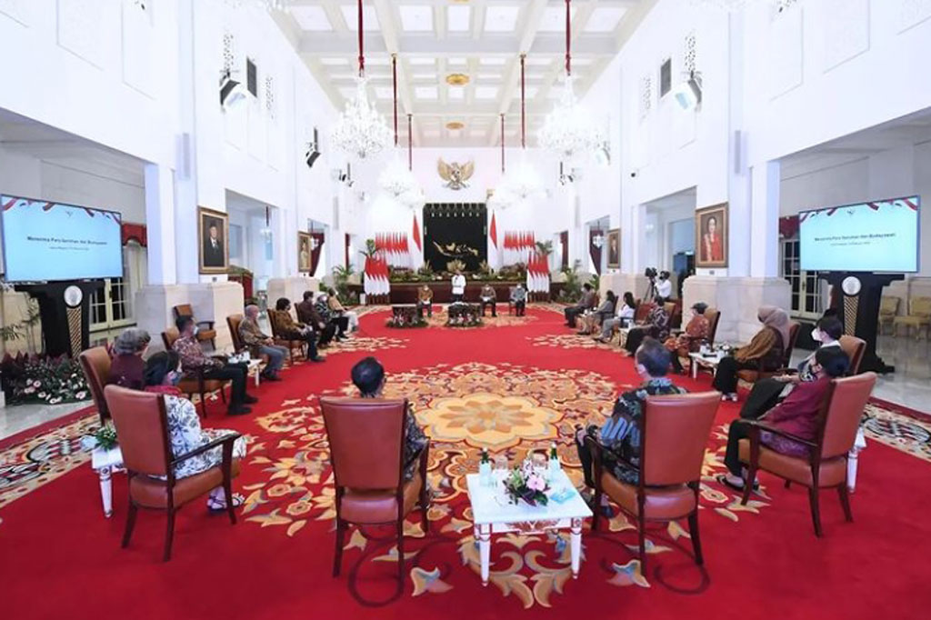 Sejumlah seniman dan budayawan menemui Presiden Joko Widodo di Istana Negara, Jakarta, Kamis, 10 Februari 2022. Mereka meminta kepastian tentang izin pelaksanaan kegiatan seni pertunjukan di tengah masa pandemi covid-19.