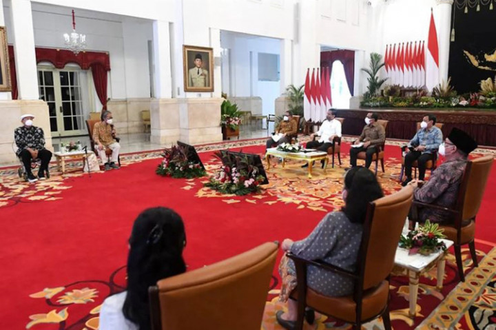 Salah satu seniman pegiat teater Butet Kartaredjasa mengaku mendapat respon baik dari Presiden Jokowi, yang telah mempersilakan seni pertunjukan di dalam gedung dengan batasan 50 persen kapasitas penonton.