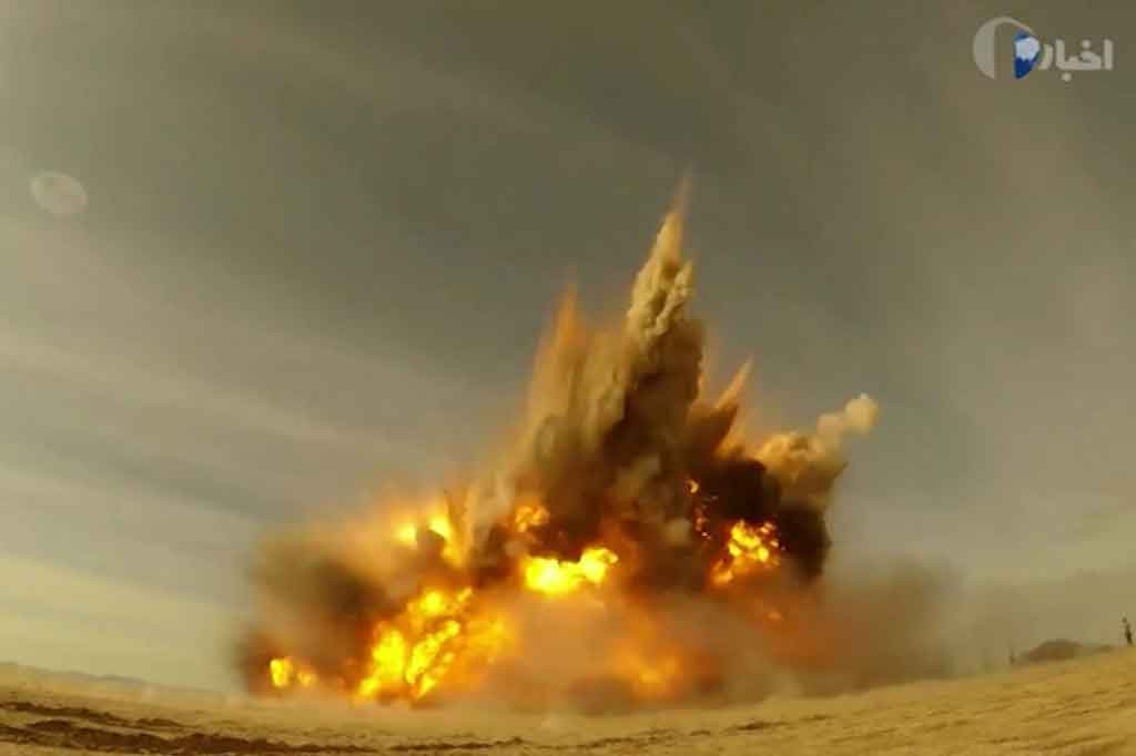 Kepala staf angkatan bersenjata Mohammad Bagheri menggambarkan Khaybarchekan sebagai rudal strategis jarak jauh.