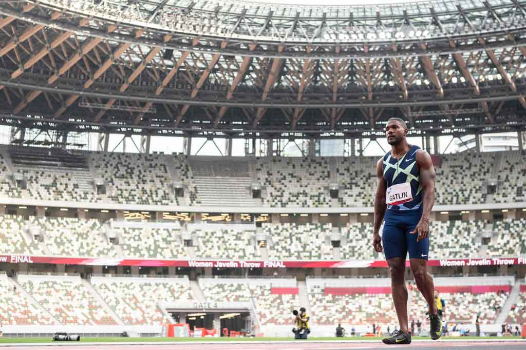 Namun karier Gatlin sempat tersandung skandal, dan sempat dua kali mendapat skors karena pelanggaran doping.