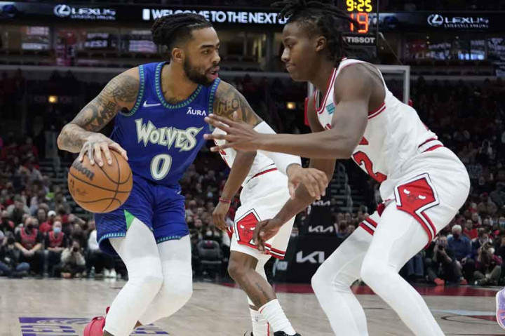Ayo Dosunmu mencetak 14 poin dan 10 assist dan Zach LaVine mengemas 12 poin bagi Bulls, yang menghasilkan 63,2 persen field shot, termasuk 14 dari 31 upaya dari jarak tiga poin. Vucevic menghasilkan 11 dari 14 tembakan, Green membenamkan 10 dari 13 dan Dosunmu memasukkan 6 dari 7 upayanya.