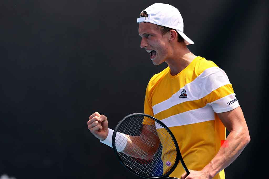 Petenis peringkat 137 dunia Jiri Lehecka dari Ceko mencapai semifinal ATP perdananya di Rotterdam, Sabtu, 12 Februari 2022 WIB. Lehecka selanjutnya akan menghadapi unggulan teratas Stefanos Tsitsipas.