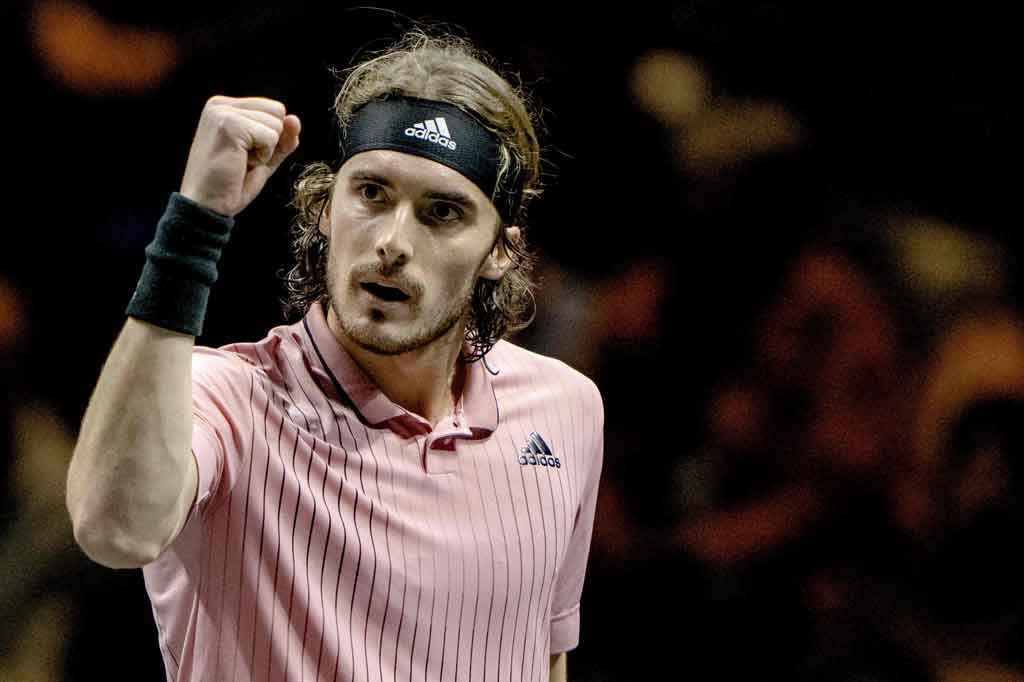 Sementara itu petenis peringkat empat dunia Tsitsipas menaklukkan Alex de Minaur dari Australia 6-4, 6-4 dalam pertandingan delapan besar.