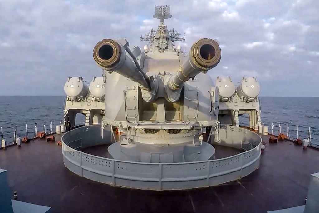 Duta Besar Rusia untuk AS Anatoly Antonov mengatakan kepada majalah Newsweek bahwa peringatan AS itu mengkhawatirkan dan mengulangi bahwa negaranya tidak akan menyerang siapa pun.